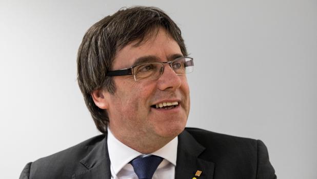 El Parlament retira el sueldo a los diputados suspendidos por Pablo Llarena