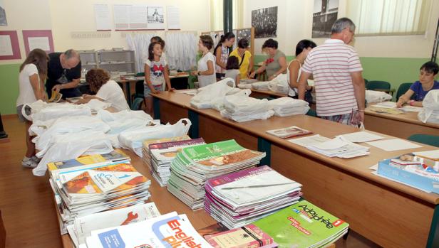 La Junta garantiza libros texto y cuantías a los beneficiarios del Programa Releo Plus