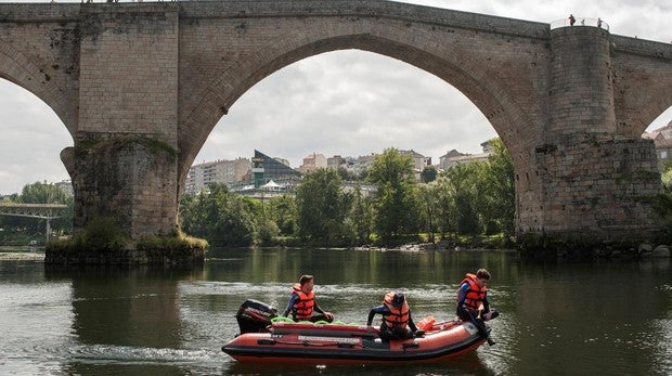 Hallado el cuerpo sin vida del joven arrastrado por la corriente en el río Miño