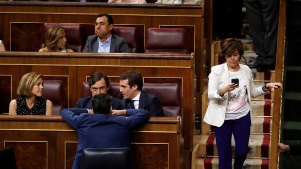 Santamaría pide su cuota en el PP y Casado le recuerda que el líder es él