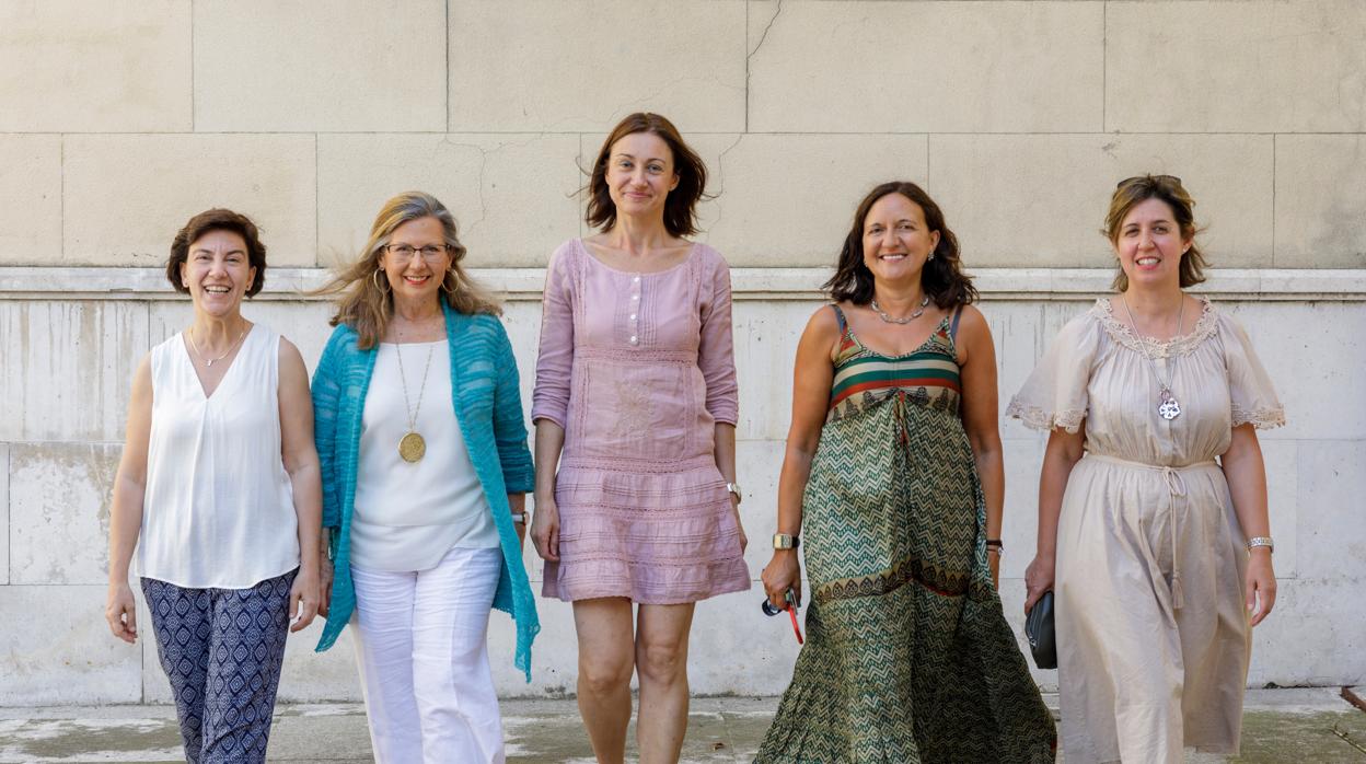 Yolanda Cuesta, Eva Álvarez, Eliecer Pérez, Aurora López y Carmen Aliste son algunas de las 256 integrantes de la red de networking y desarrollo profesional y personal, Womencyl