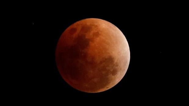 ¿Cómo y dónde ver la «Luna de Sangre» en Barcelona?