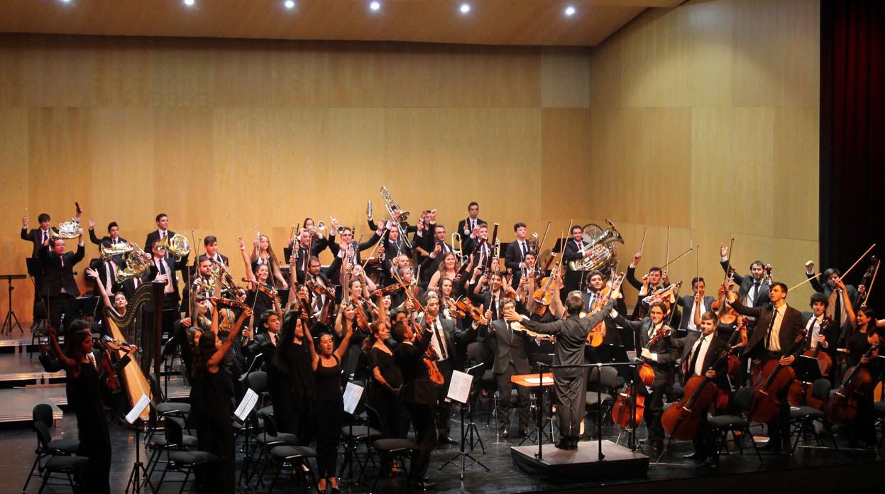 Una actuación en el festival FIJO en el Auditori Teulada Moraira