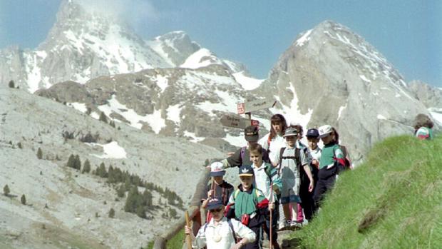 Turistas en las cumbres de Somport