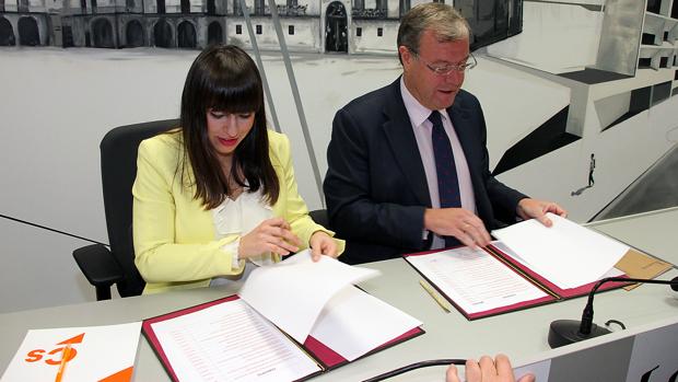 La oposición exige explicaciones urgentes a Silván