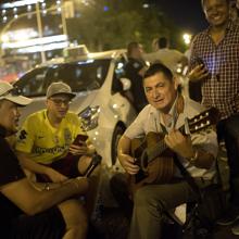 Taxista tocando la guitarra