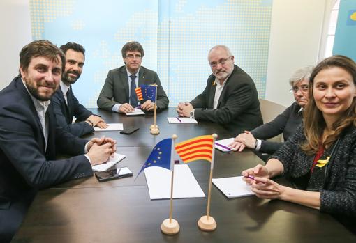 Roger Torrent, Carles Puigdemont y los exconsejeros fugados