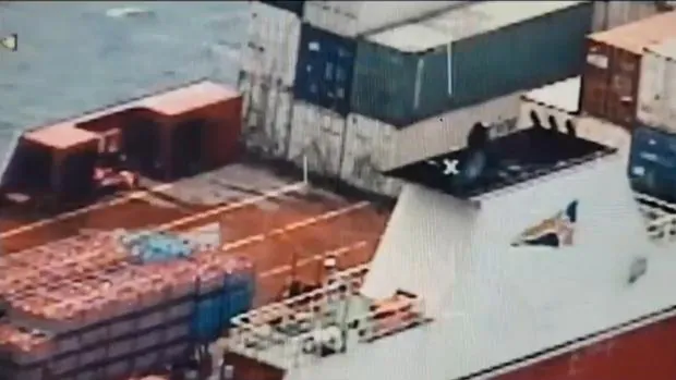 Vídeo: incendio en un buque entre Canarias y Cádiz