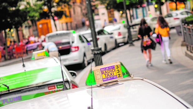 Castilla y León cuenta con 52 empresas de VTC con 310 licencias