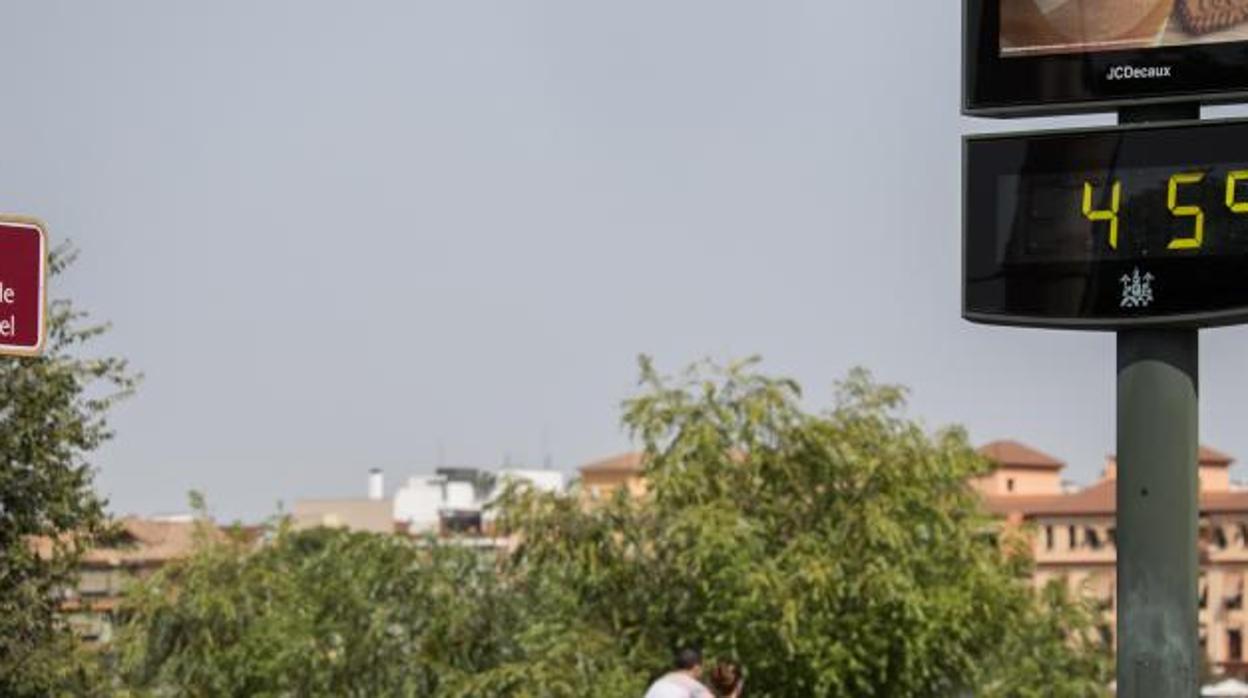 La Consejería de Sanidad recomienda en esta época del año evitar las largas exposiciones al sol