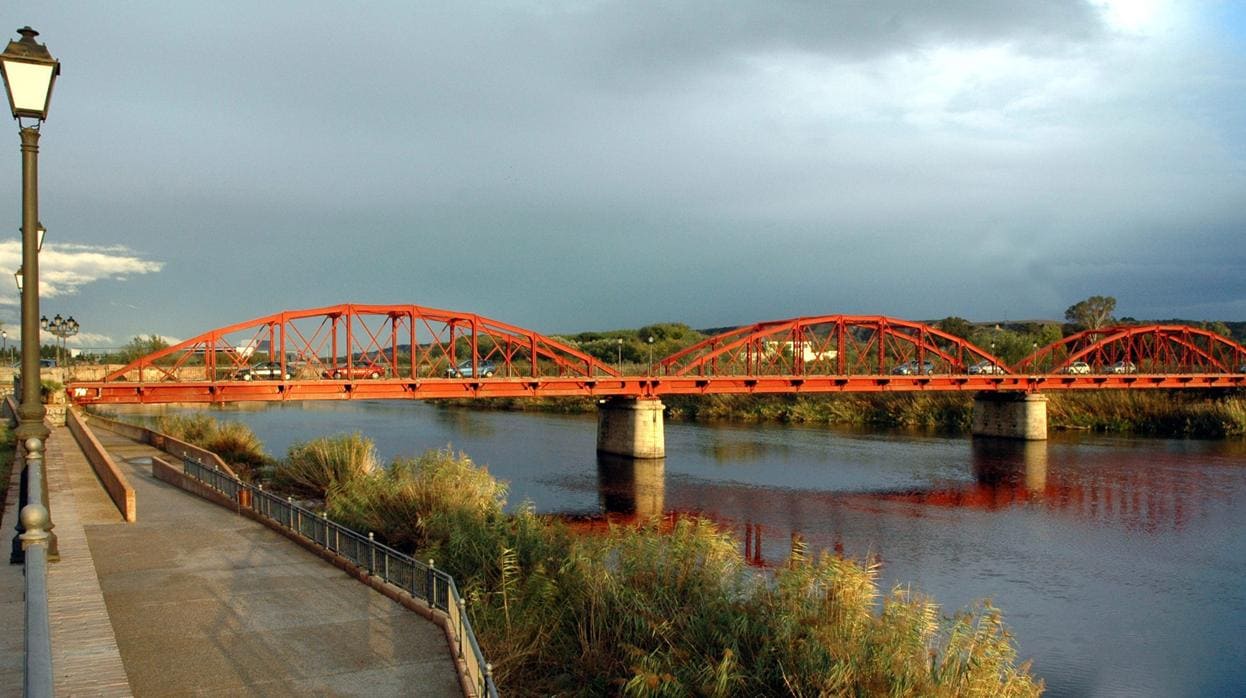 «Puente de hierro» sobre el río Tajo a su paso por Talavera de la Reina