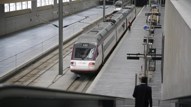 Hallan el cadáver de una persona sin identificar en la vía Pamplona-Zaragoza