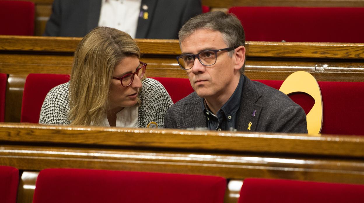 El diputado de ERC, Josep Maria Jové, junto a la diputada de JpC Elsa Artadi