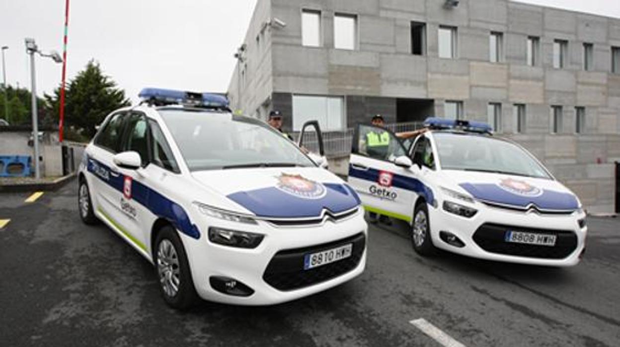 Los policías de Bilbao se quejan de la falta de espacio de los nuevos Mercedes