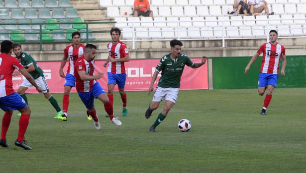 El Toledo fue derrotado por el Navalcarnero 0-2, en el Salto del Caballo