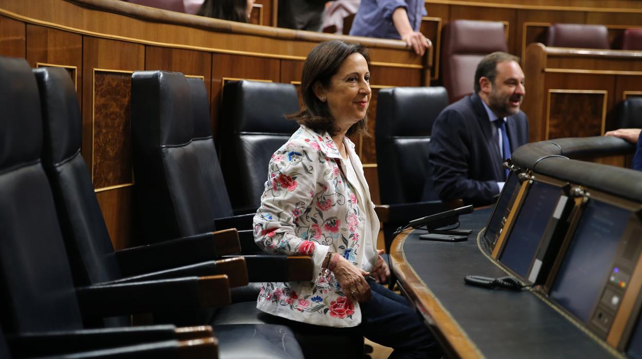 La ministra de Defensa, Margarita Robles, a quien apeló una de las opositoras excluidas