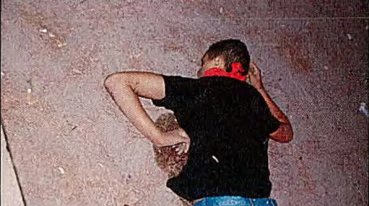 Imagen de uno de los terroristas de Cambrils tras ser abatido por los Mossos