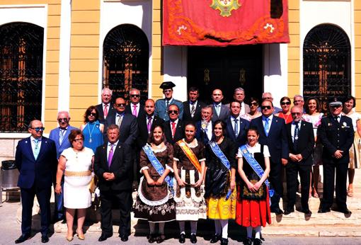 Autoridades, reina y damas de las fiestas