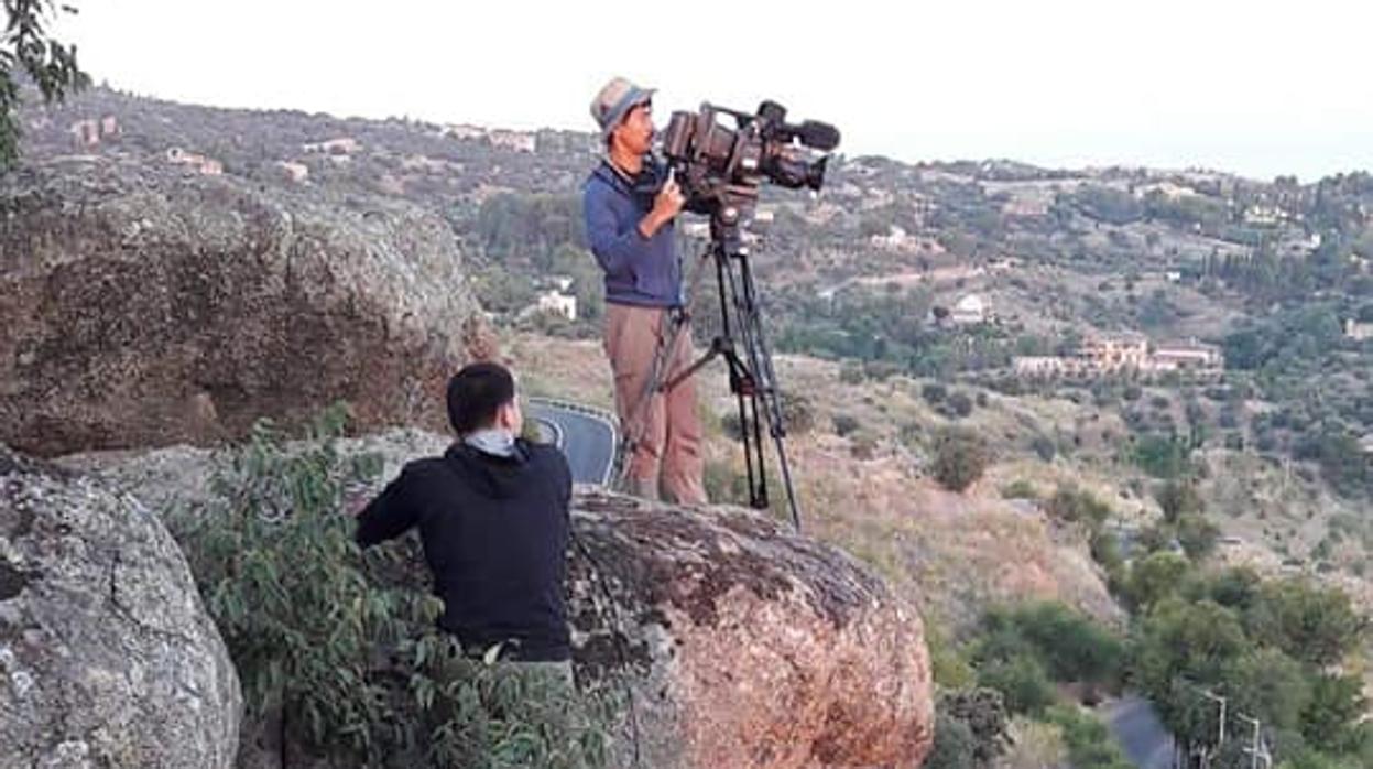 Los operarios de cámara japoneneses han rodado desde la piedra del Rey Moro