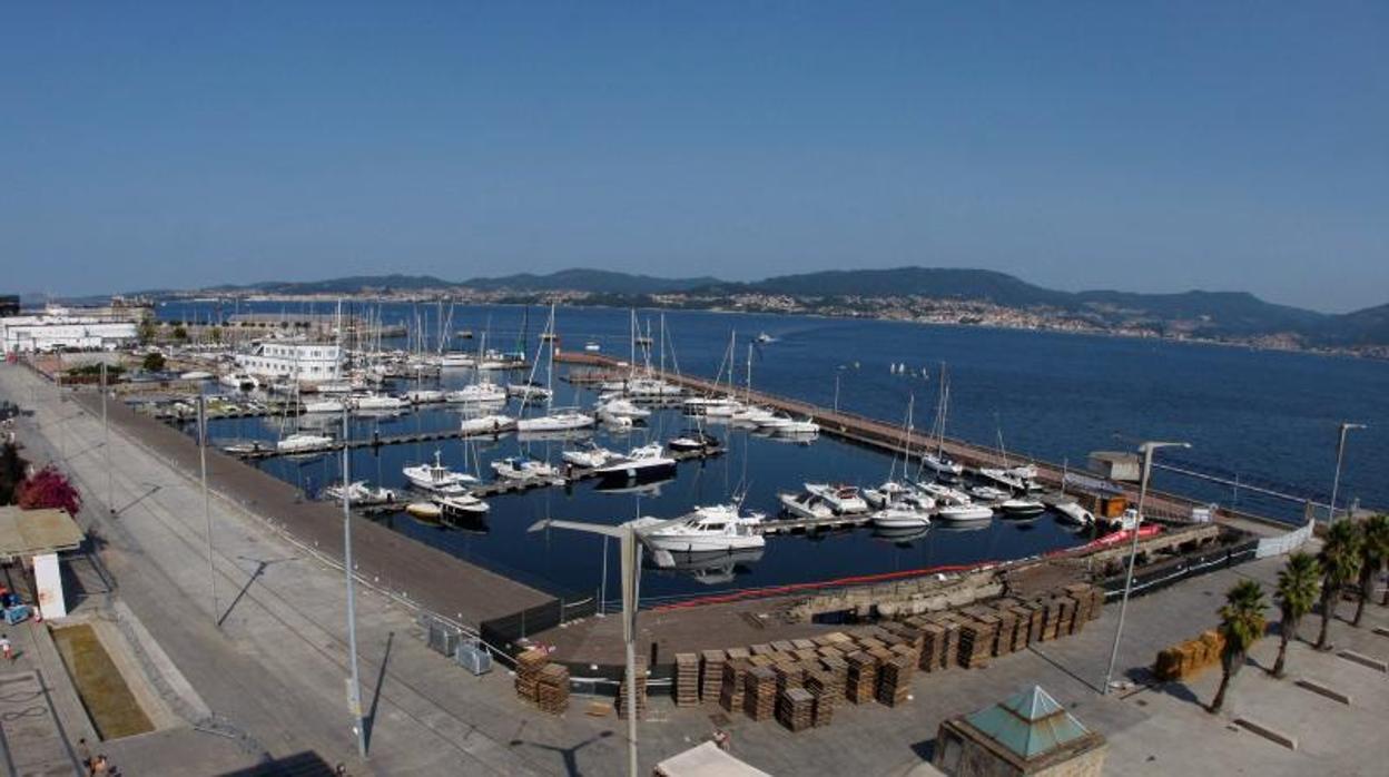 El muelle de As Avenidas en el Puerto de Vigo tras desplomarse