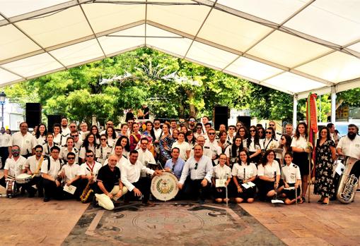 La Banda Municipal amenizó la entrega de trofeos de los concursos del centro de mayores