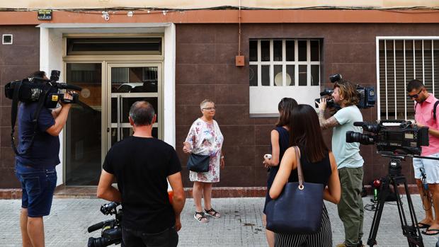 Los Mossos cierran filas en torno a la agente que disparó tres veces al atacante de Cornellá