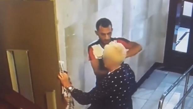 Una de las ancianas agredidas en Bilbao: «Pensé que íbamos a terminar en silla de ruedas»