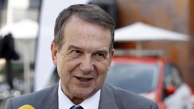 Caballero reacciona a la presión del PP y convoca un pleno extraordinario sobre O Marisquiño