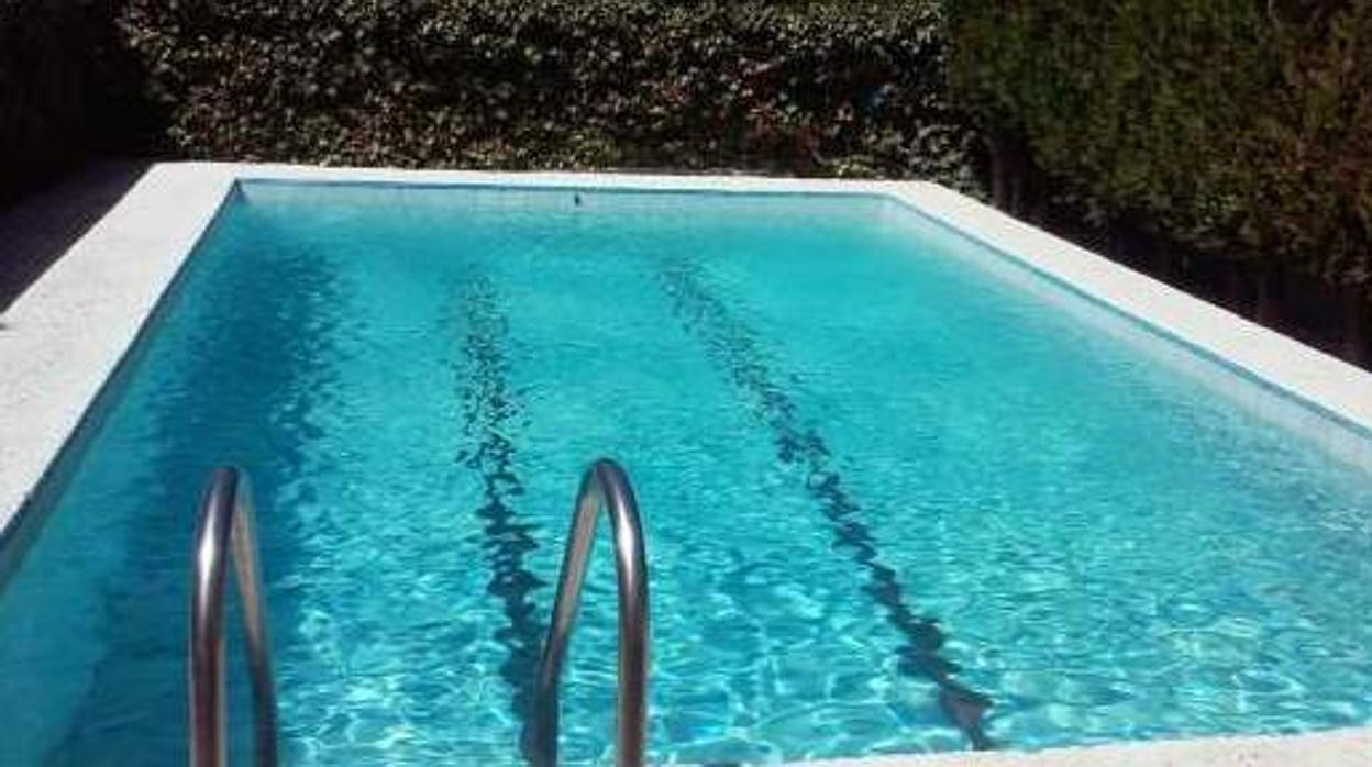 Imagen de una piscina particular