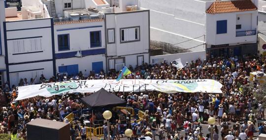 Acto contra la ampliación del Puerto de Las Nieves