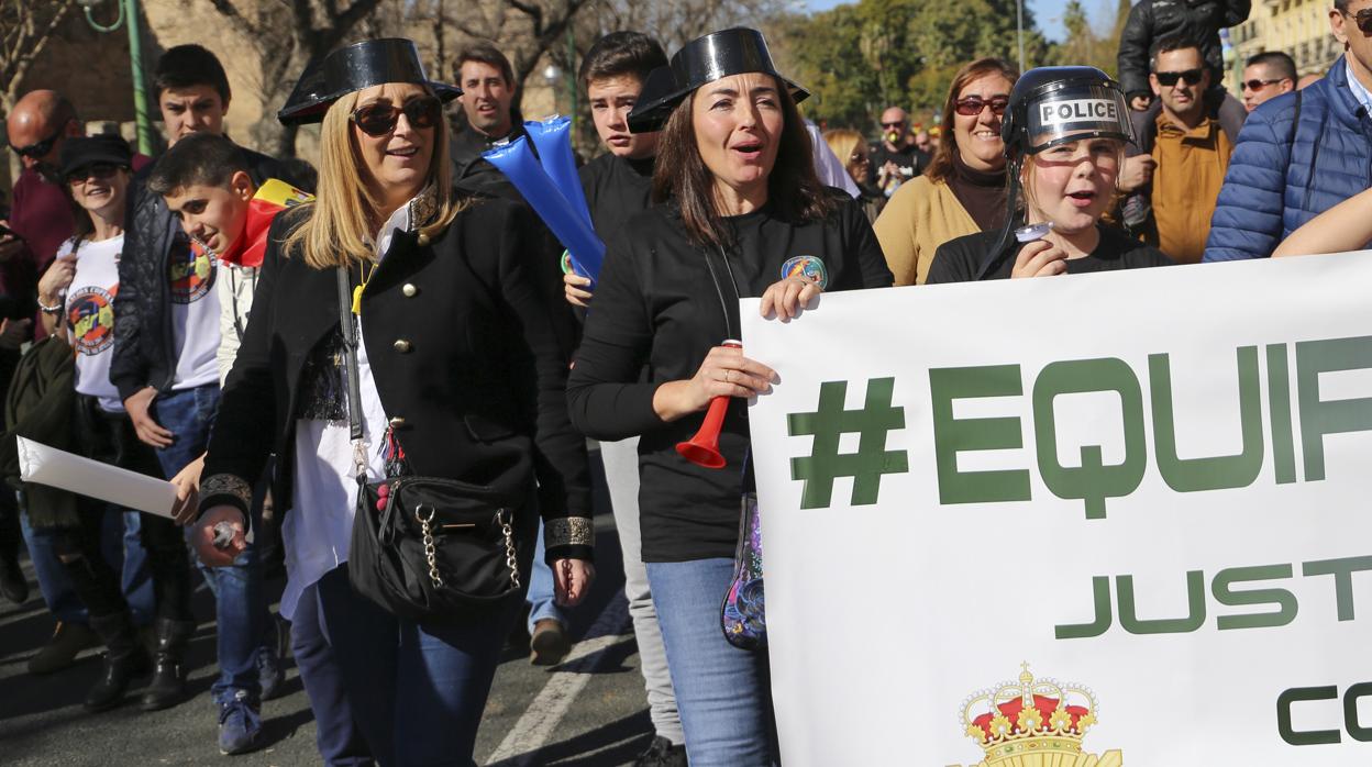 Manifestación a favor de la equiparación salarial