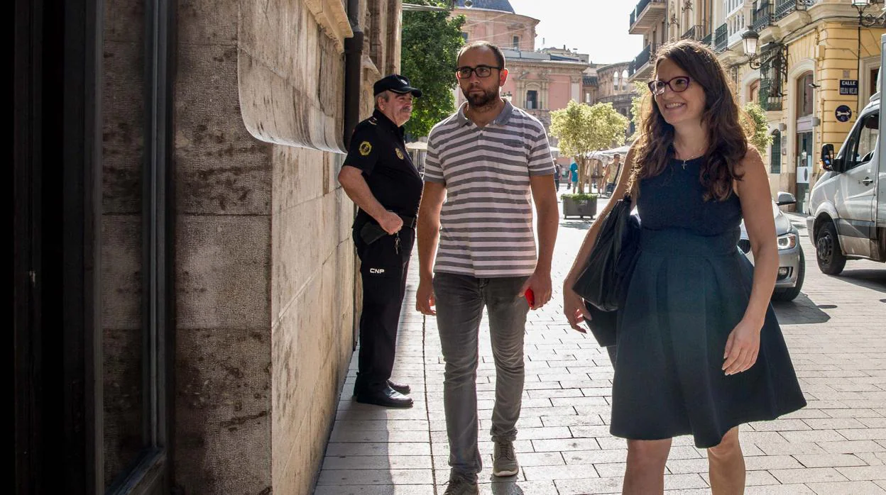 Mónica Oltra, a su llegada al Palau de la Generalitat este miércoles
