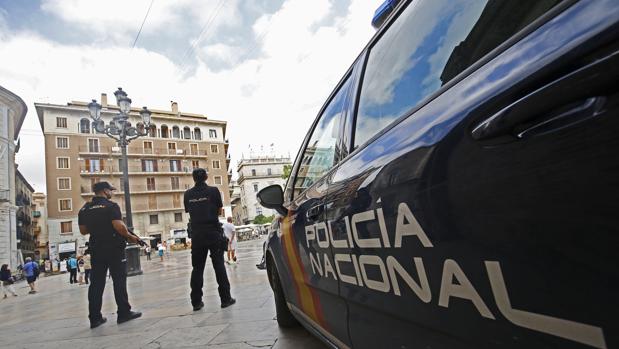 Le roba 110.000 euros a una amiga de 90 años a la que cuidaba y logra incluirse en su testamento