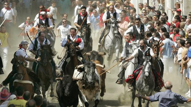 Piden que À Punt retransmita en directo las Entradas de Toros y Caballos de las fiestas de Segorbe