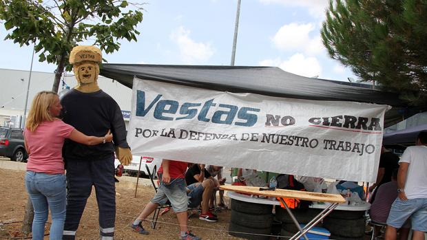 Los obispos de Astorga y León piden a Vestas que reconsidere el cierre de Villadangos