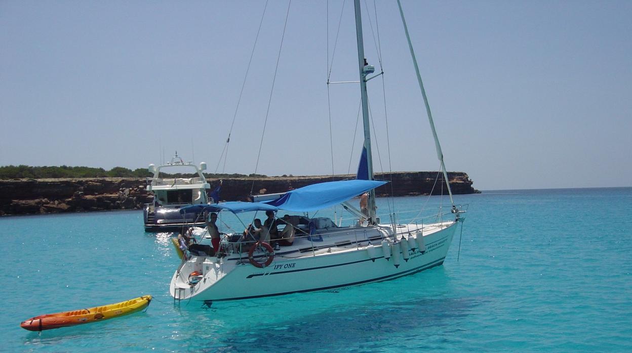 Imagen de archivo de un barco