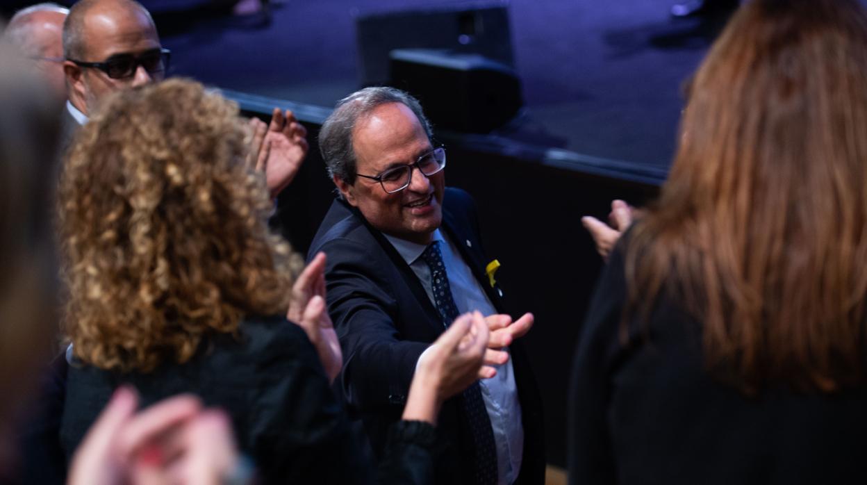 Torra durante su conferencia para exponer su propuesta política en un teatro de Barcelona