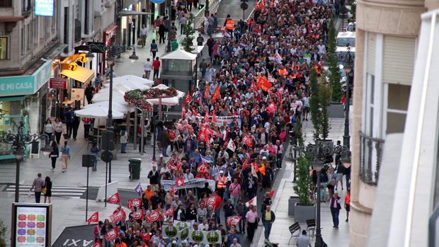 Multitudinaria manifestación en León contra el cierre de Vestas