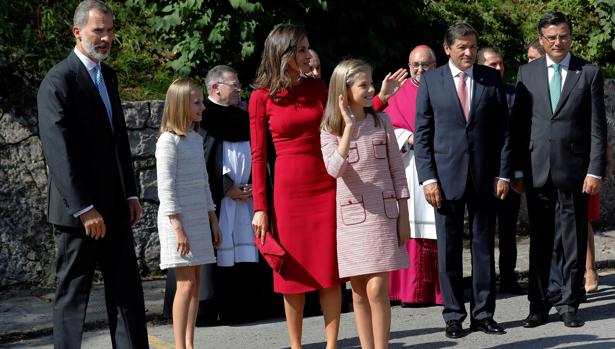 Histórica visita de la Princesa a Covadonga: «Que crezca sana, sabia, santa y guapa»