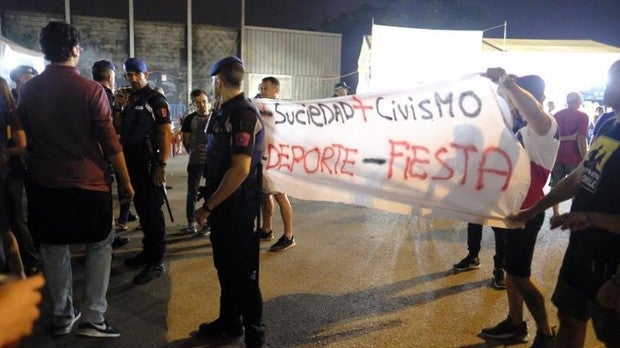 Los remeros lamentan que Carmena condene la agresión a una activista de AM y calle sobre las suyas