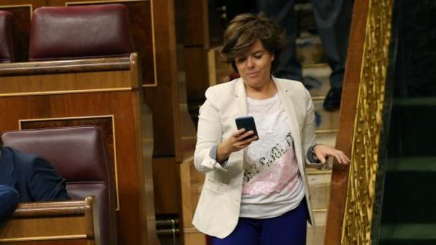 Soraya deja los grupos de Whatsapp del PP