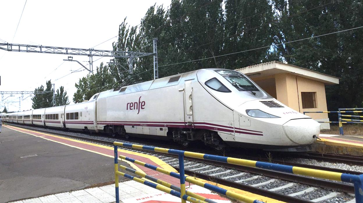 Los tocamientos tuvieron lugar en un tren Alvia que cubría la línea Santander-Madrid