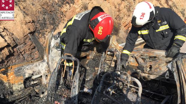 Mueren dos personas calcinadas tras volcar su coche e incendiarse en la AP-7 en Oropesa