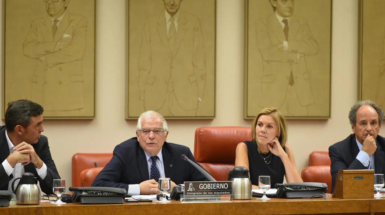 El ministro Josep Borrell, en el Congreso