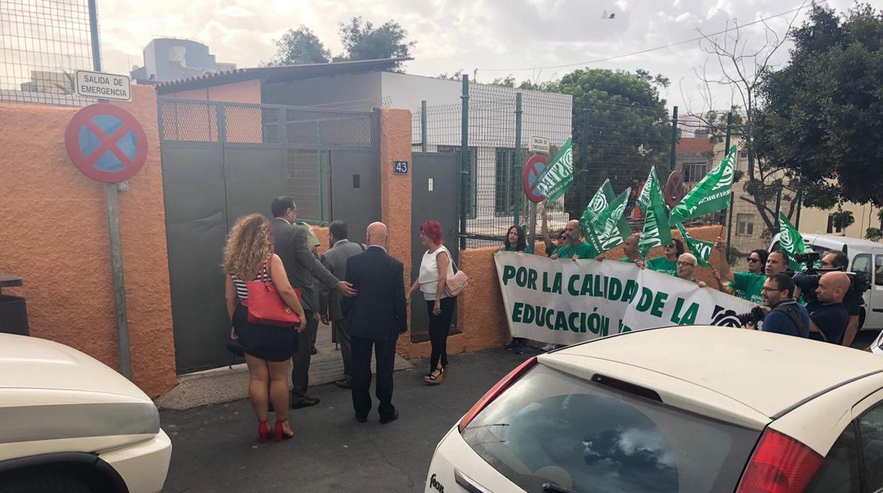El STEC advierte que Canarias precisa 1.800 profesores