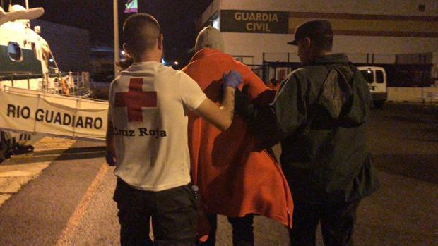 Llegan dos pateras con quince inmigrantes, dos de ellos menores, a la costa de Alicante