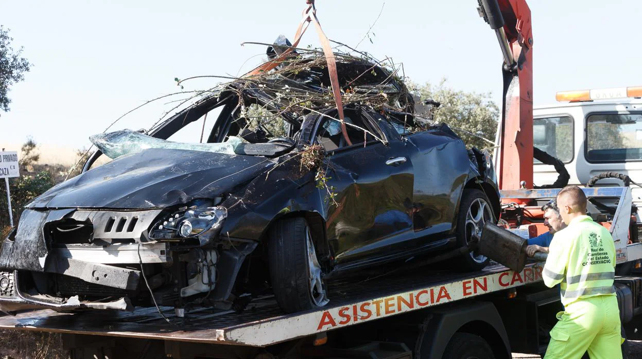 Estado en el que quedó el turismo en el que viajaba la mujer fallecida en un accidente de tráfico en Zamora