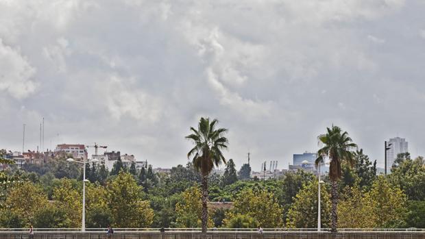 El lunes llega con tormentas fuertes y granizo en la Comunidad Valenciana