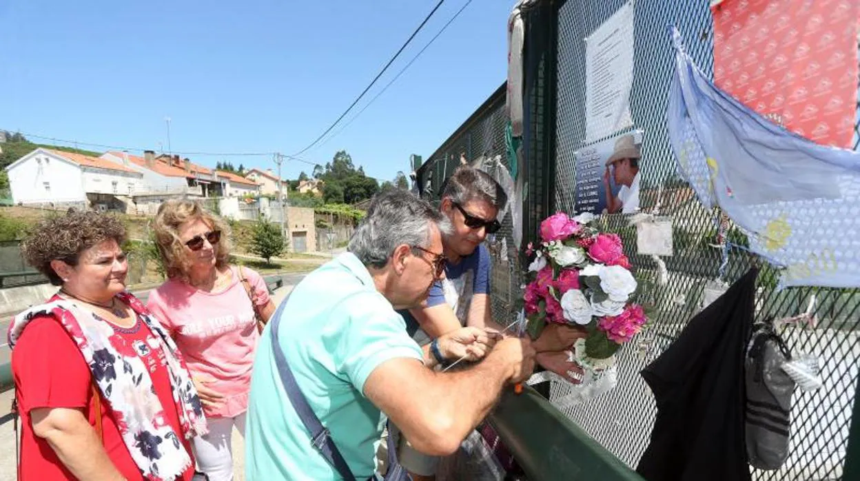 Homenaje de los familiares a los fallecidos en el acciente del tren Alvia este verano