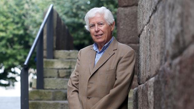 El presidente de la Real Academia de Doctores: «Hay motivos para retirarle el título a Sánchez»